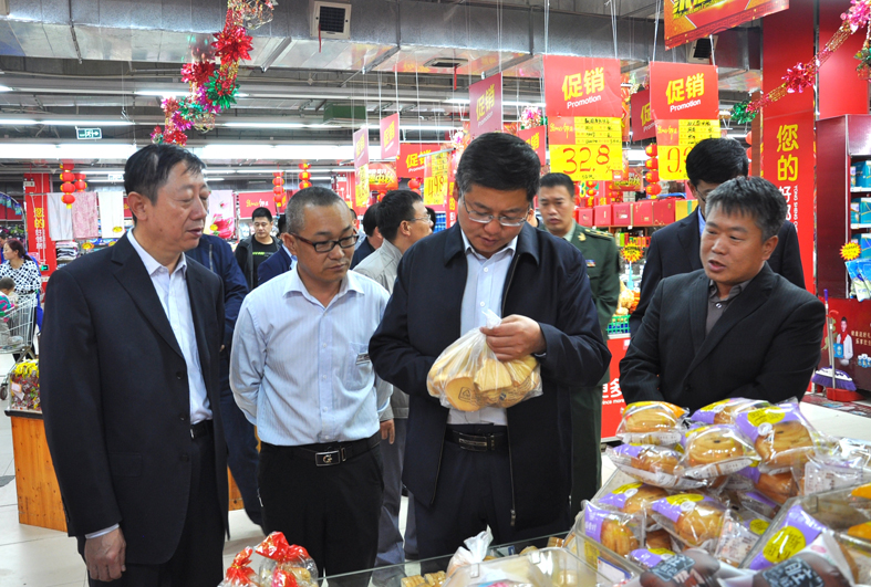 1538274712140094.jpg 00000王兵检查国庆.jpg