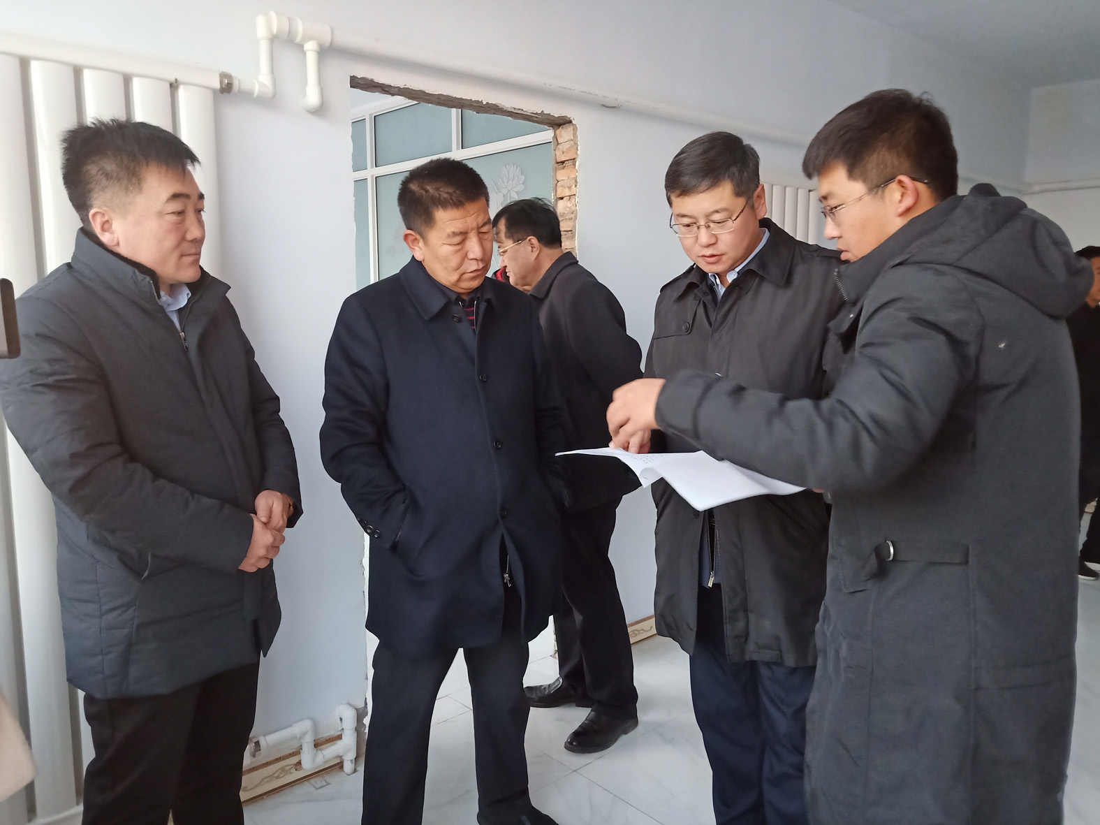 1542935702991194.jpg 0000000000000王兵调研农村牧区环境卫生整治工作开展情况.jpg