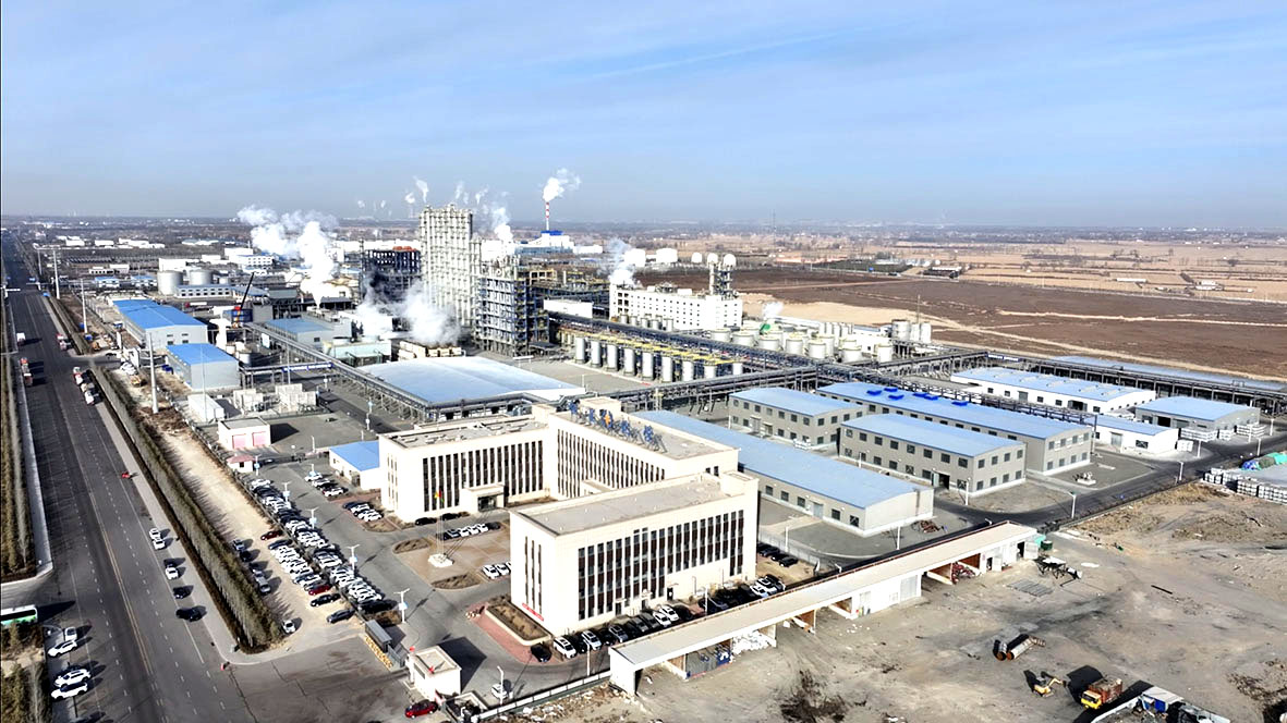 达拉特旗：新春赶订单 有机硅新材料产销两旺.jpg