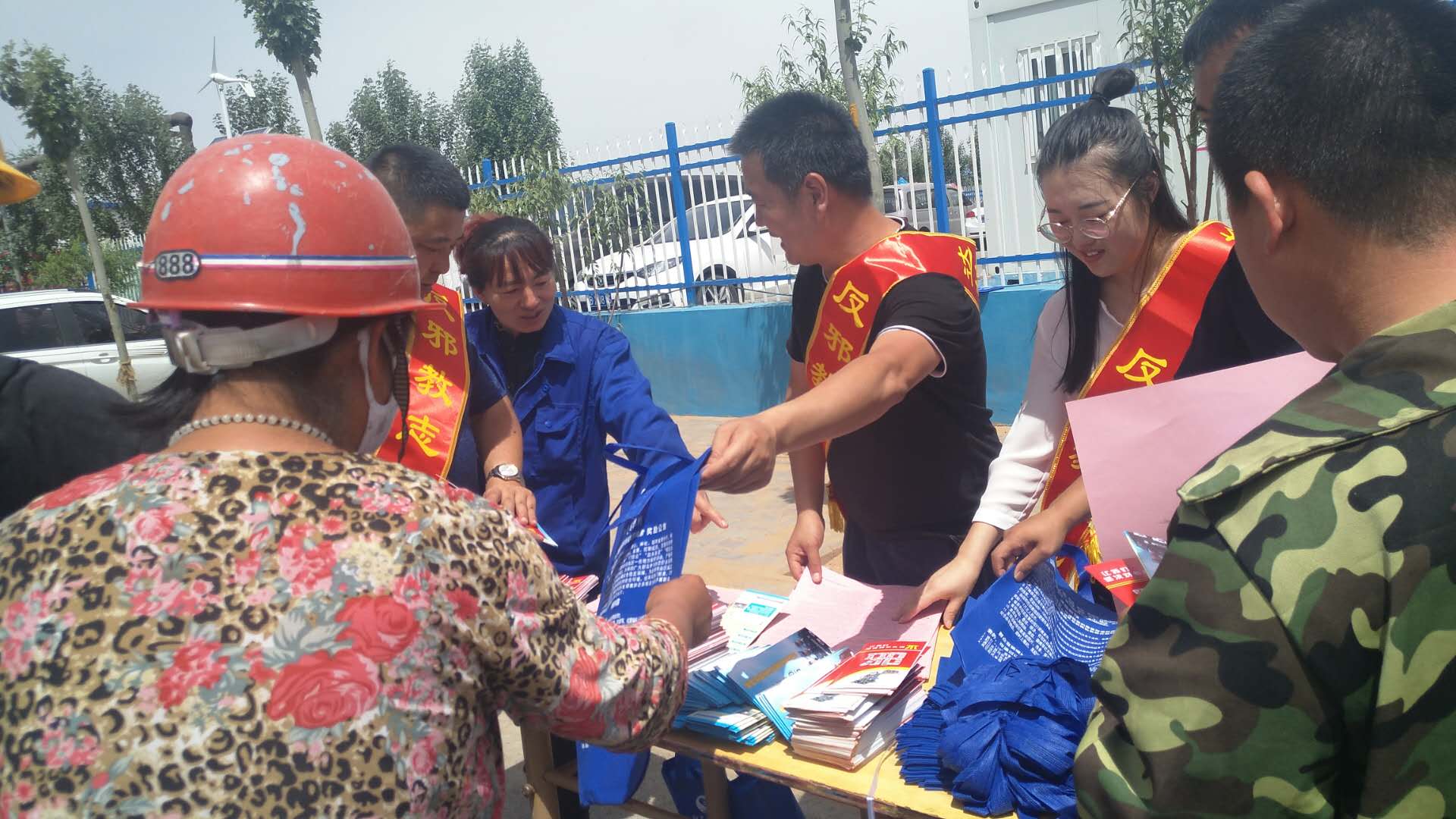 1529635642120118.jpg 155091544458553383.jpg