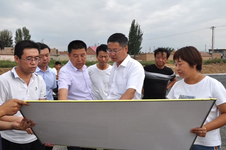 1535944190218042.jpg 王兵调研城区道路建设工作0000.jpg