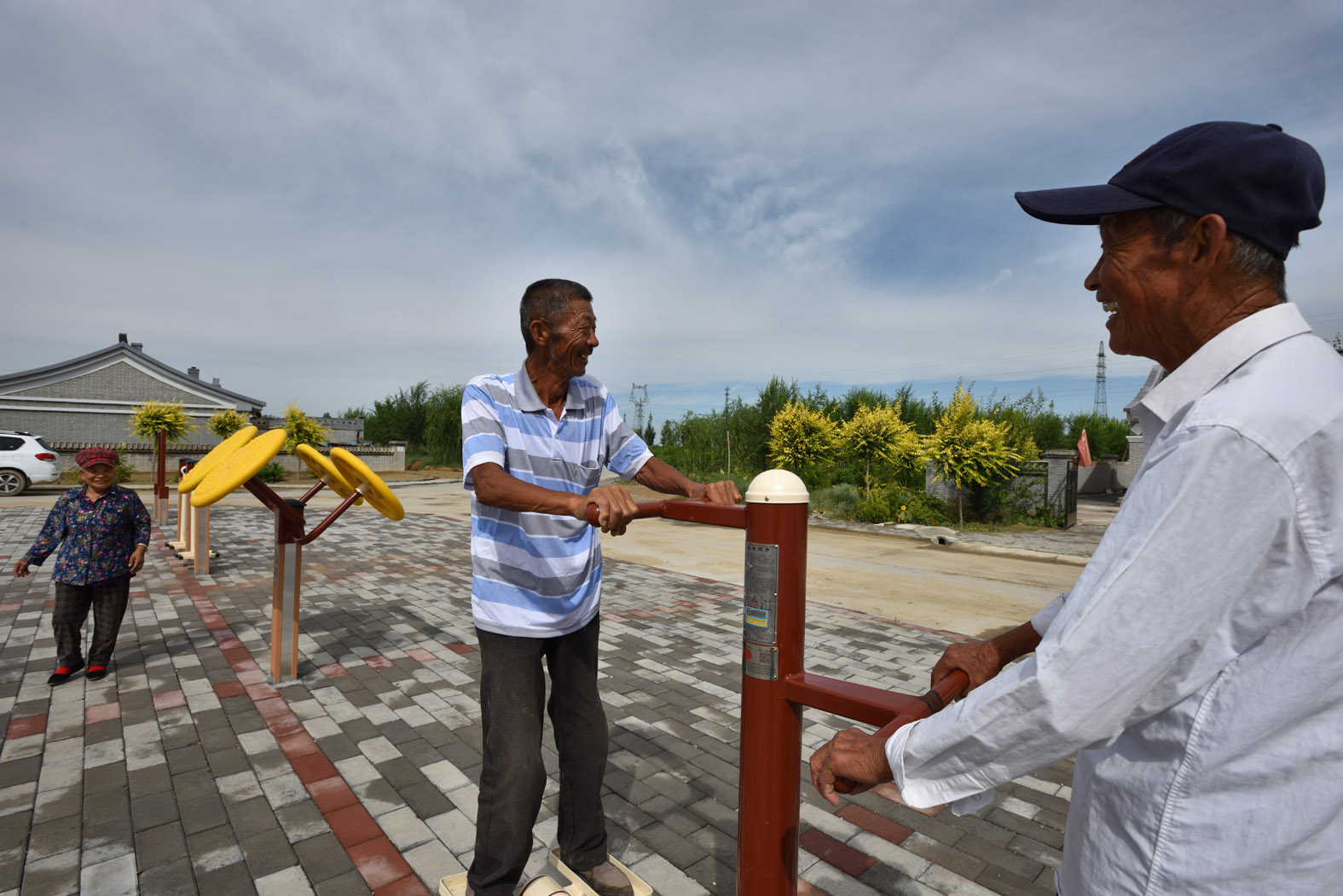 0新村娱乐活动 奇红摄.jpg