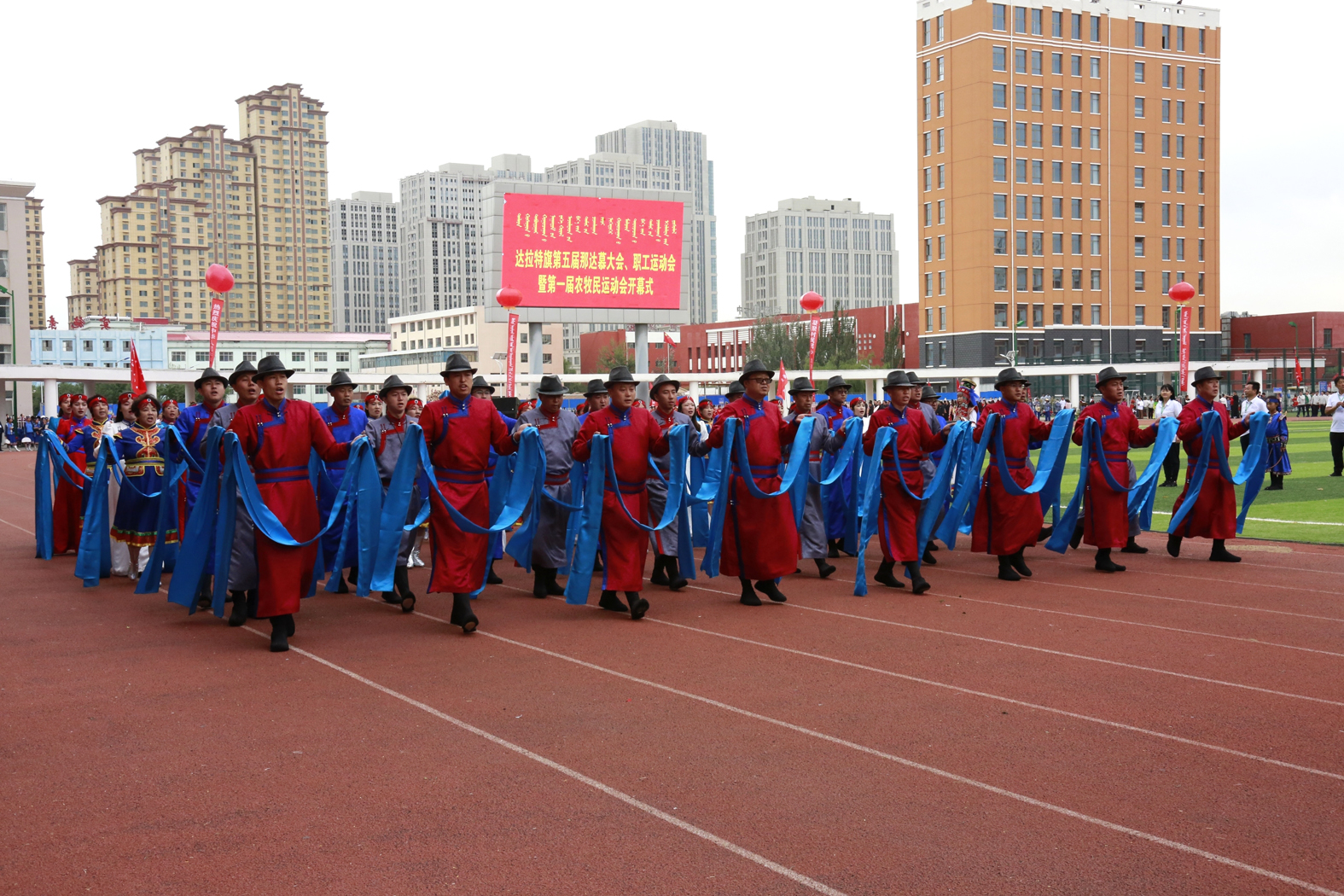 展旦召苏木代表队 白晶晶摄000000.jpg