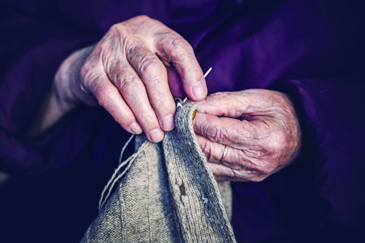 1703467141700769.jpg 母亲的手.jpg