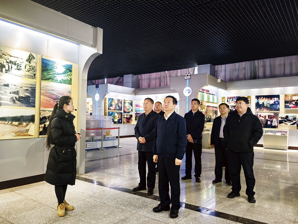 1742457618953991.jpg 王小平带队赴厦门、洛阳、新乡、许昌等地开展招商考察学习活动.jpg