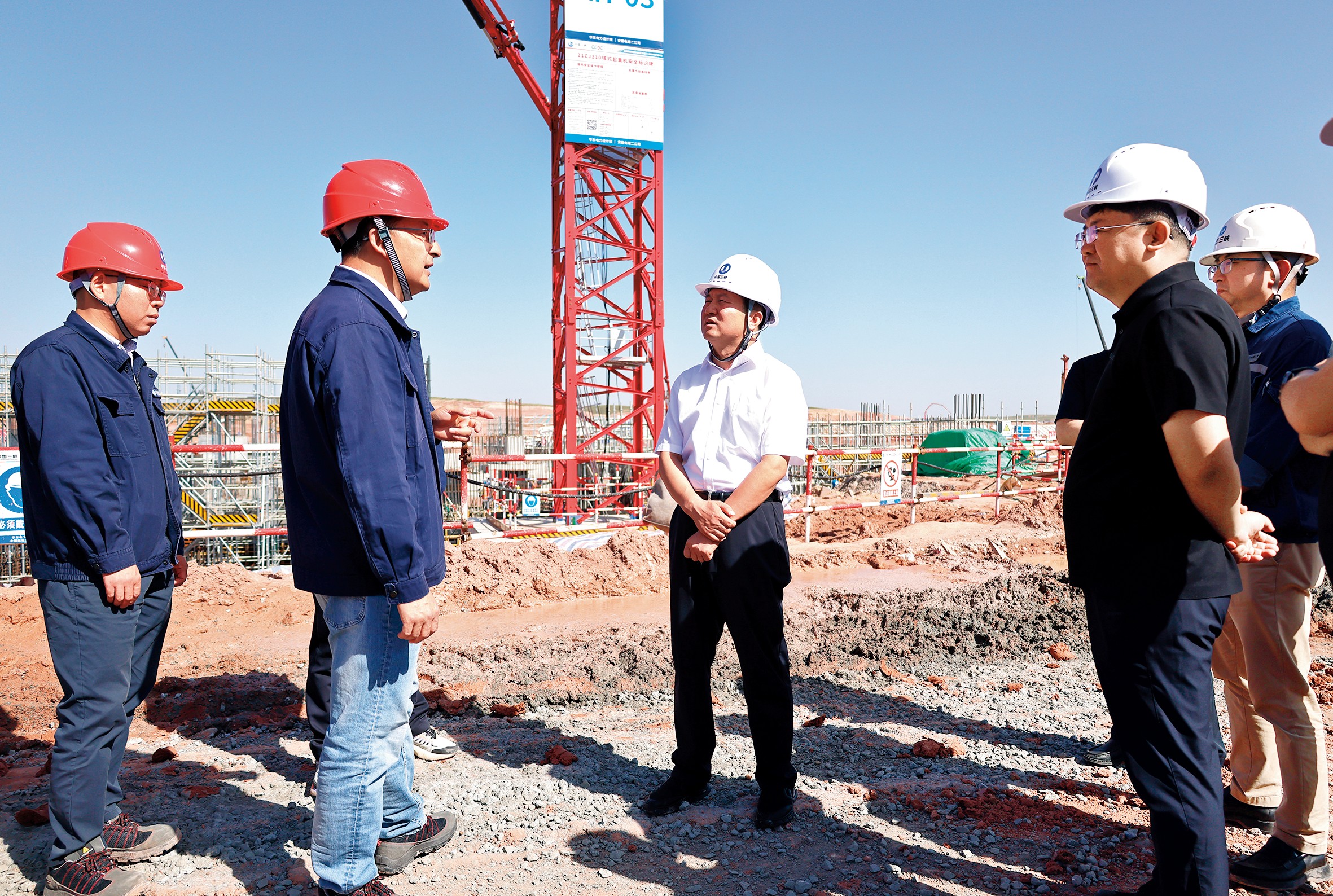 1755249444897757.jpg 王小平调研重点项目建设工作.jpg