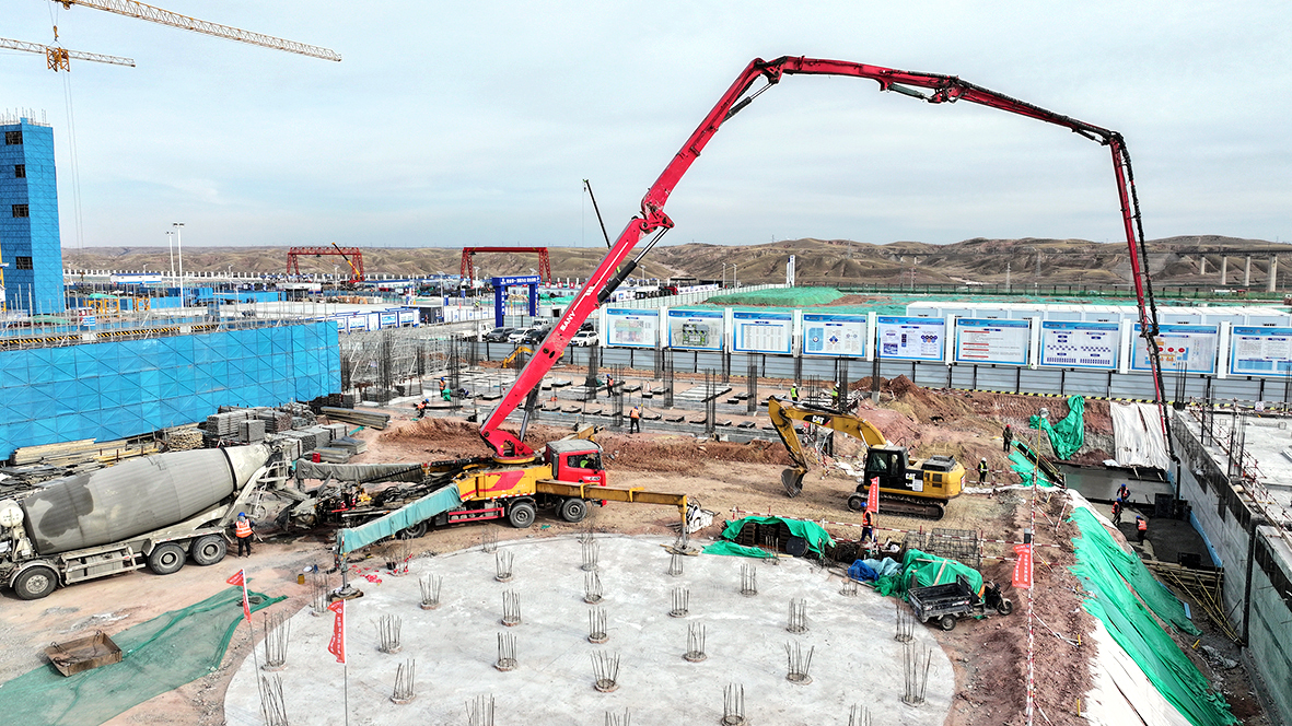 三峡集团库布齐中北部新能源基地400万千瓦配套支撑性煤电项目建设全面提速.jpg